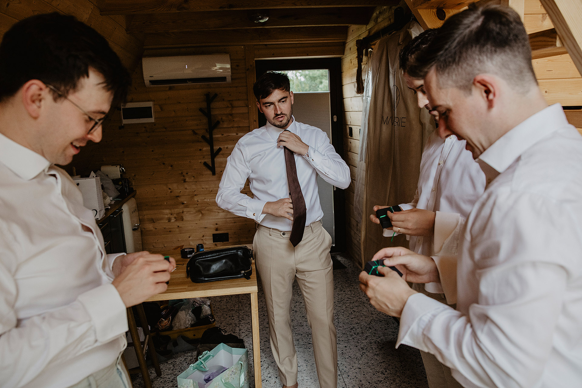 Przygotowania Pana Młodego w Sielsko Anielsko by Camera Folks